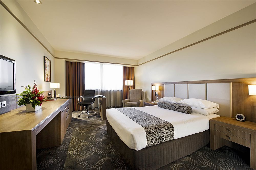 Hotel Stamford Plaza Adelajda Zewnętrze zdjęcie A room at the hotel